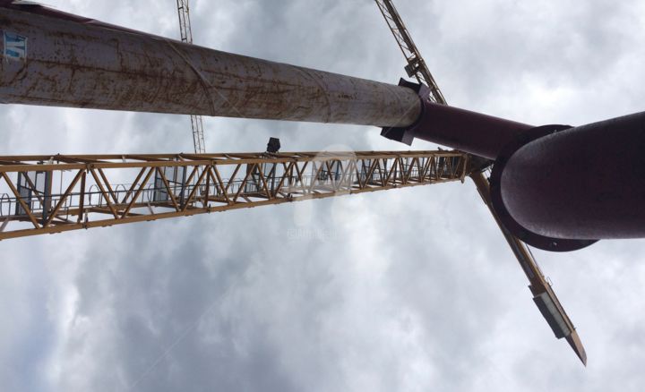 Photographie intitulée "La grue" par Charlotte Poumay, Œuvre d'art originale