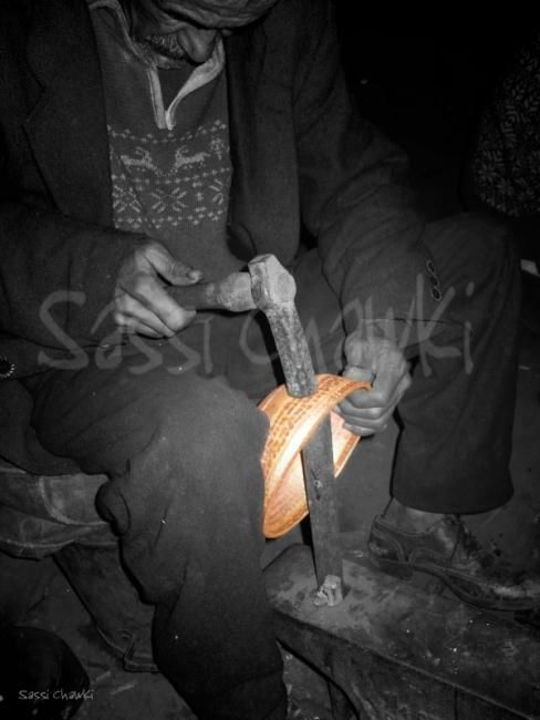 Fotografía titulada "marteleur de cuivre" por Chawki Sassi, Obra de arte original