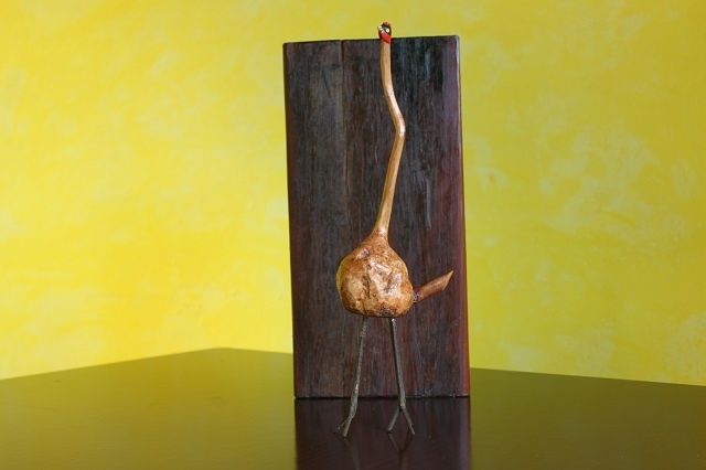 Escultura intitulada "Bico reto" por Smokey Joe, Obras de arte originais, Madeira