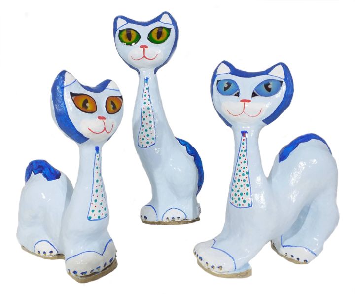 Escultura intitulada "Havemos Gatos Azuis" por Rafael Carvalho, Obras de arte originais, Papel machê