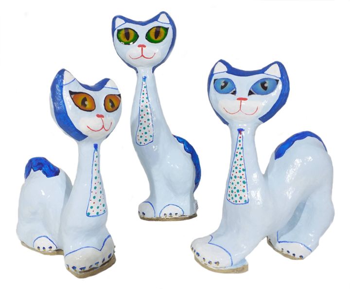 Sculpture titled "Havemos Gatos Azuis" by Rafael Carvalho, Original Artwork, Paper maché