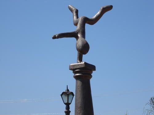 Sculpture titled "Equilibrio" by Chiovatto, Original Artwork, Casting