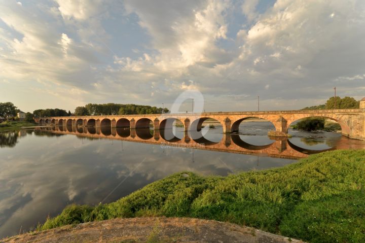 Photography titled "Le pont de Loire a…" by Chrisdaf, Original Artwork