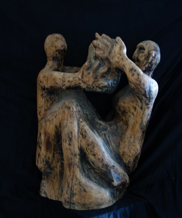 Sculpture titled "Tenir le Monde dans…" by Chris Le Guen Drianne, Original Artwork, Wood