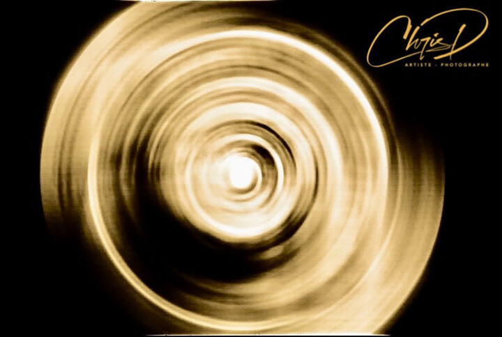 Photographie intitulée "Hypnotic" par Christelle Duval (Chris D.), Œuvre d'art originale, Photographie manipulée