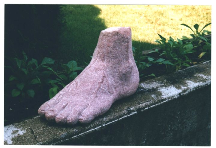 Sculpture intitulée "mon-pied.jpg" par Christian Thouvenin, Œuvre d'art originale, Pierre