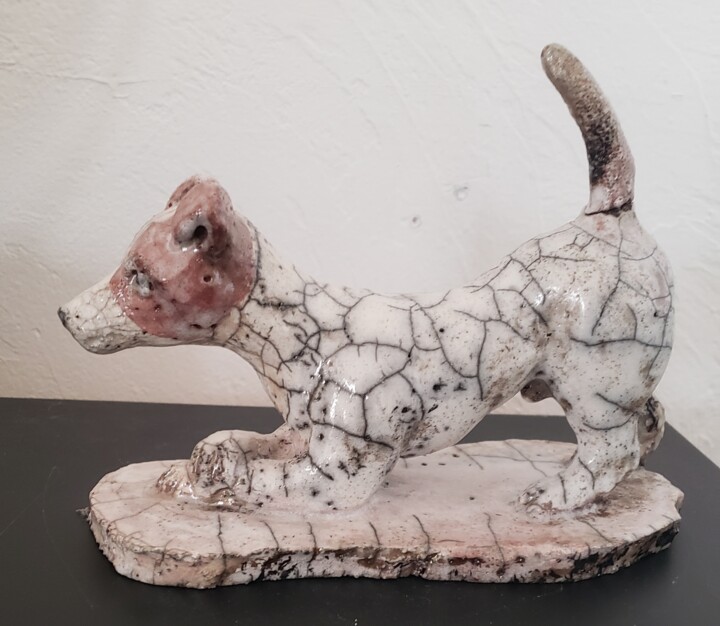 Скульптура под названием "Fox terrier" - Christine Maratray, Подлинное произведение искусства, Терракота