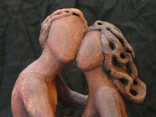 Sculpture titled "complicité (détail)" by Christine Batard, Original Artwork, Terra cotta