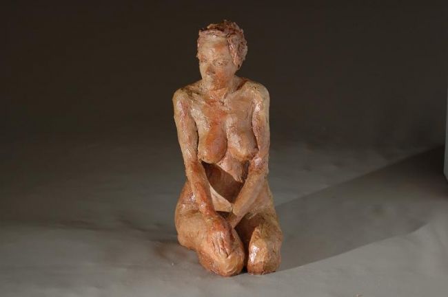 Sculpture intitulée "femme a genoux" par Christine Lambert, Œuvre d'art originale, Terre cuite