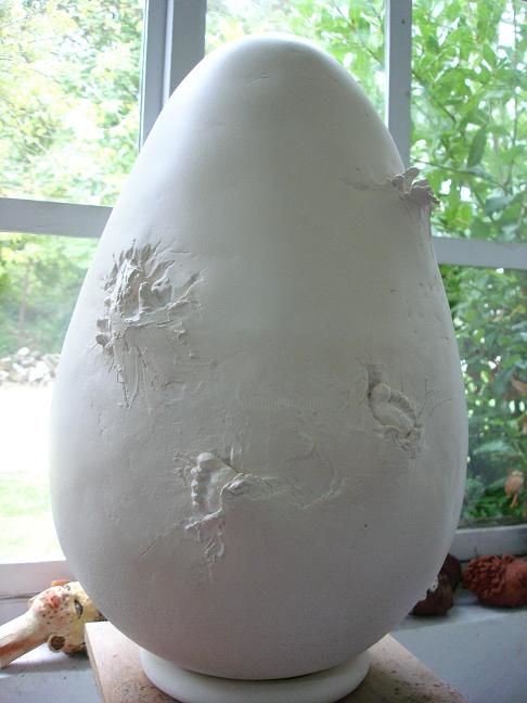 제목이 "eggs"인 조형물 Christine Lambert로, 원작, 테라코타
