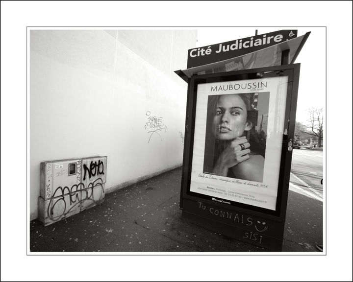 Photographie intitulée "Cité Judiciaire" par Christophe Lebreton, Œuvre d'art originale, Photographie non manipulée