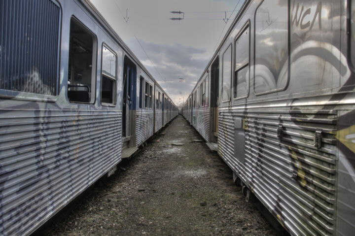Photography titled "les trains qui atte…" by Christophe Plousey, Original Artwork, Digital Photography