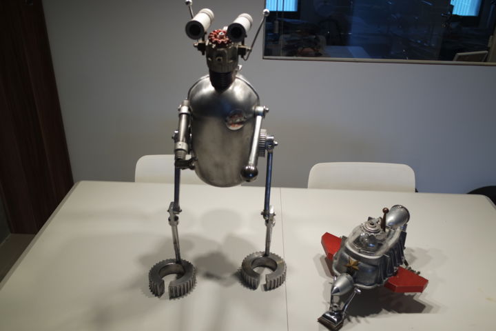 Scultura intitolato "Robots recycled spa…" da Recycled_robots, Opera d'arte originale