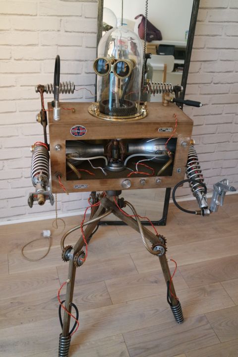 Scultura intitolato "Lamp light robot "d…" da Recycled_robots, Opera d'arte originale, Metalli