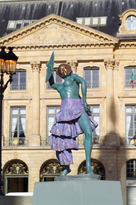 Skulptur mit dem Titel "Carmen" von Anna Chromy, Original-Kunstwerk