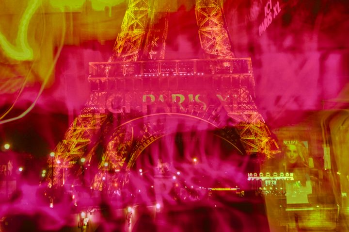 Photography titled "PARIS TOUR EIFFEL" by Gaudi .C, Original Artwork, Light Painting