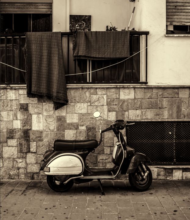 제목이 "on the street"인 사진 Gaudi .C로, 원작, 디지털