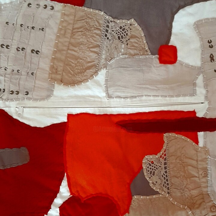 Textilkunst mit dem Titel "Couss2" von Claire De Montardy, Original-Kunstwerk, Stoff