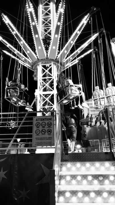 Photographie intitulée "Foire" par Clara Laven, Œuvre d'art originale, Photographie numérique