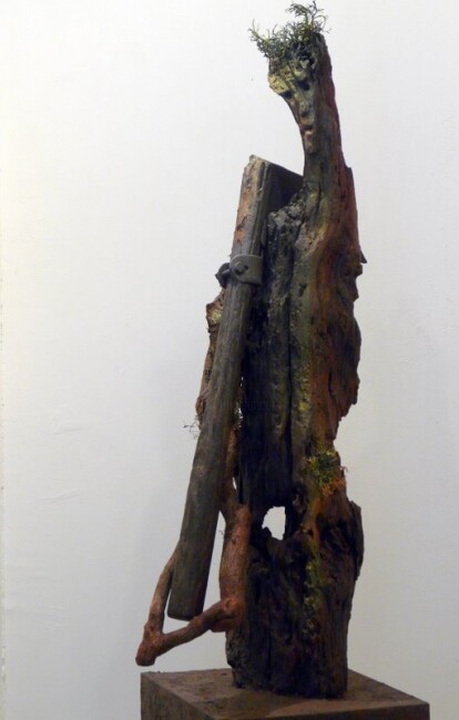 Sculpture titled "Saigneur des forêts" by Claude Brugeilles, Original Artwork, Wood