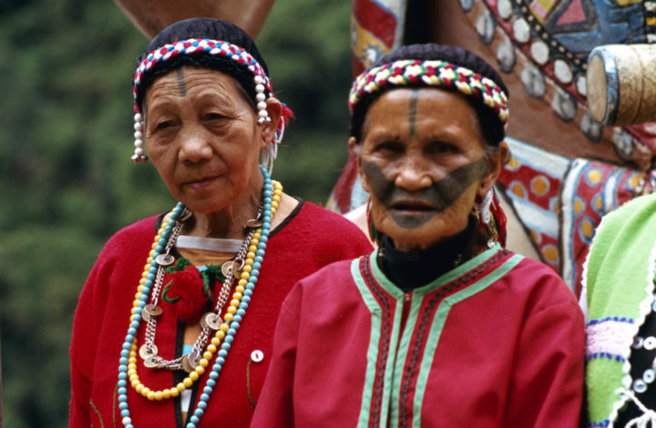 Photographie intitulée "aborigènes à Taiwan…" par Claude Guillemet, Œuvre d'art originale, Photographie argentique