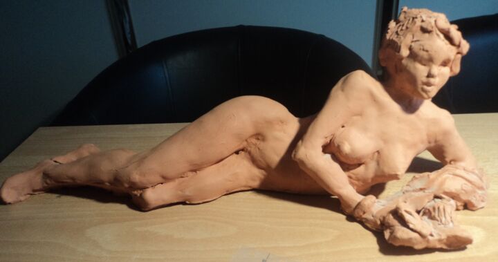 Sculpture titled "lectrice nue" by Claude Hardenne, Original Artwork, Clay