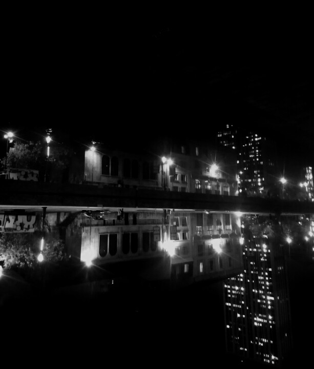 Photographie intitulée "Reflet de nuit" par Claude Lesieur, Œuvre d'art originale, Photographie numérique