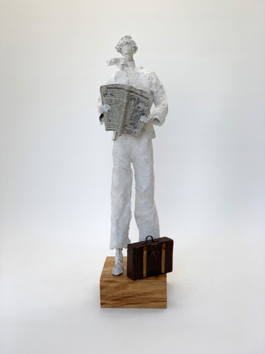 Sculpture intitulée "Art didactics and a…" par Claudia König, Œuvre d'art originale, Papier mâché