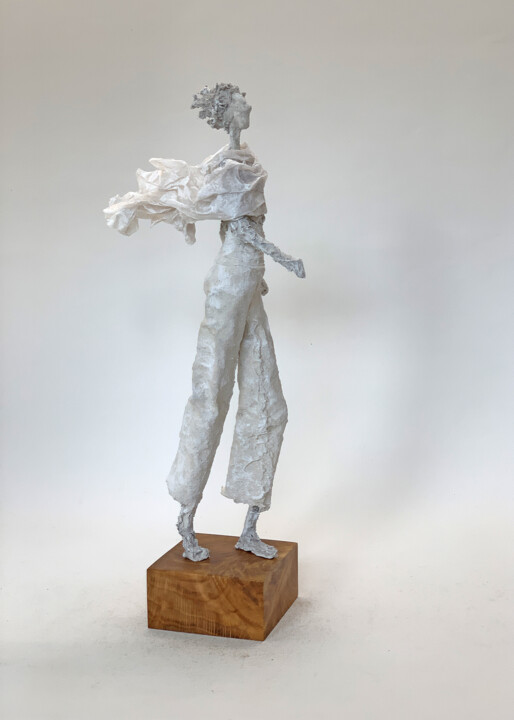 Sculpture intitulée "Elsewhere" par Claudia König (koenigsfigurine), Œuvre d'art originale, Papier mâché