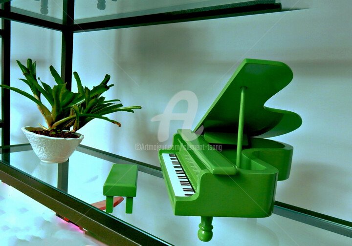 Fotografia intitulada "TW19-Small Piano" por Clement Tsang, Obras de arte originais, Fotografia digital