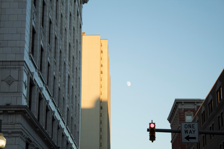 Фотография под названием "moon-bound.jpg" - Cliff Drops, Подлинное произведение искусства