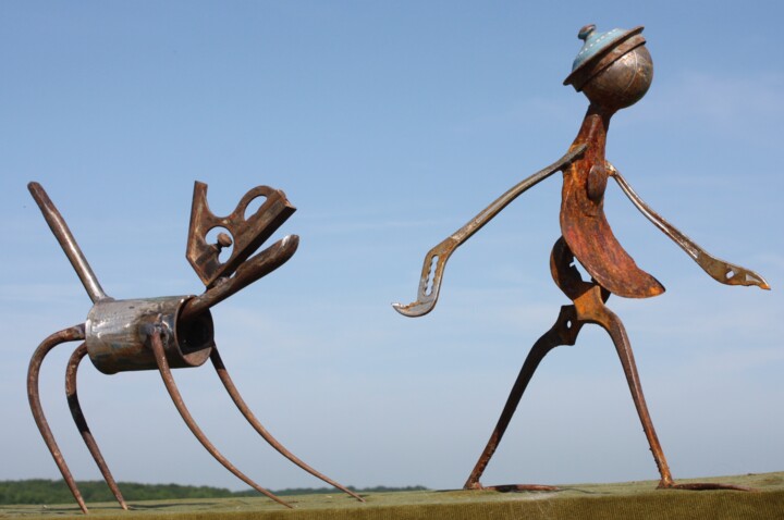 Sculpture intitulée "Walking the dog" par Clive Manuel, Œuvre d'art originale, Métaux