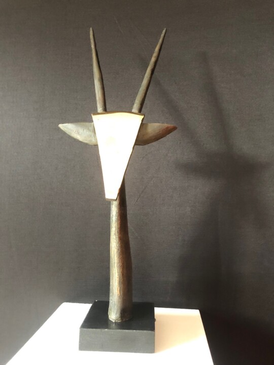 Sculpture titled "L'antilope noire" by Claude Germain, Original Artwork, Bronze