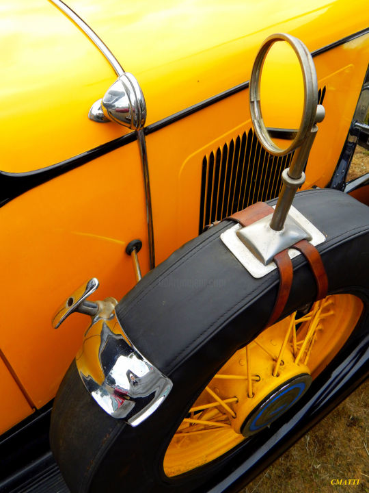 Photographie intitulée "voiture-ancienne !" par Cecile Matti, Œuvre d'art originale