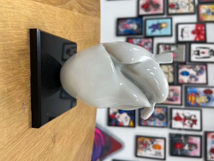 Sculpture titled "WHITE HEART" by Cobo, Original Artwork, Resin