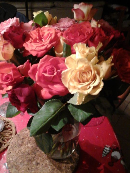 Photographie intitulée "bouquet de roses" par Colette Jotterand-Vetter, Œuvre d'art originale,