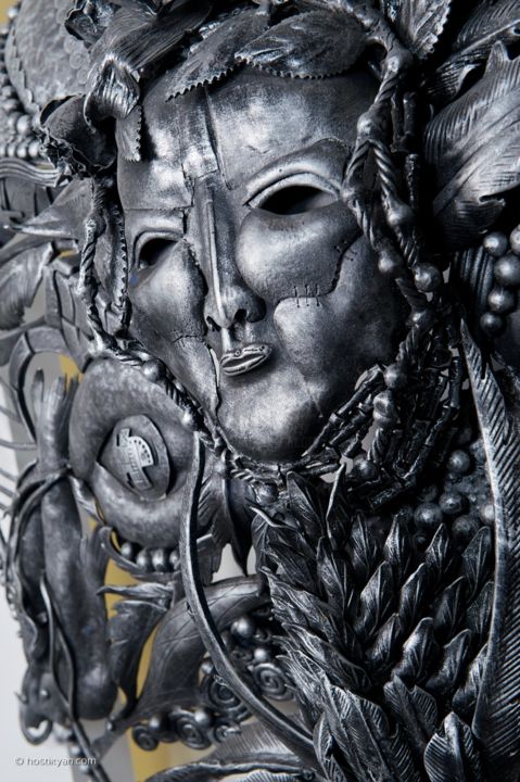 Скульптура под названием "Mask of Winter Queen" - Alex Tikhonov, Подлинное произведение искусства