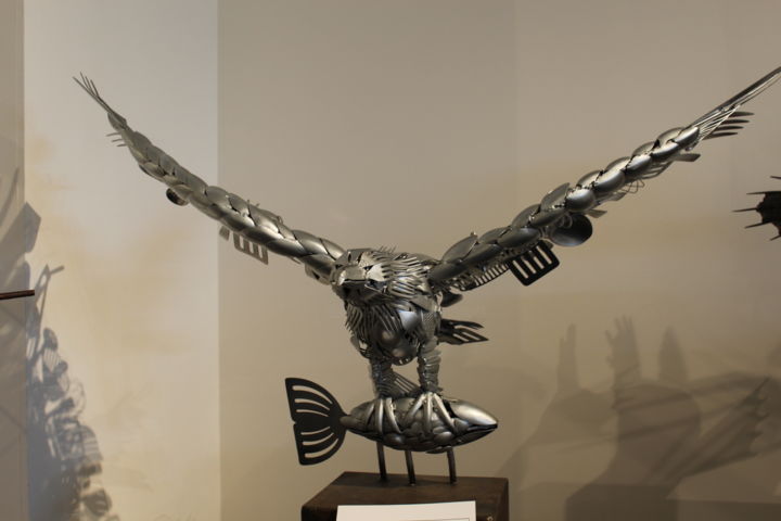 Sculpture titled "aigle pecheur" by Philippe Affagard, Original Artwork, Metals