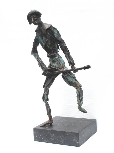 Skulptur mit dem Titel "Arlequino playing a…" von N.C.J. Stam, Original-Kunstwerk, Giesserei