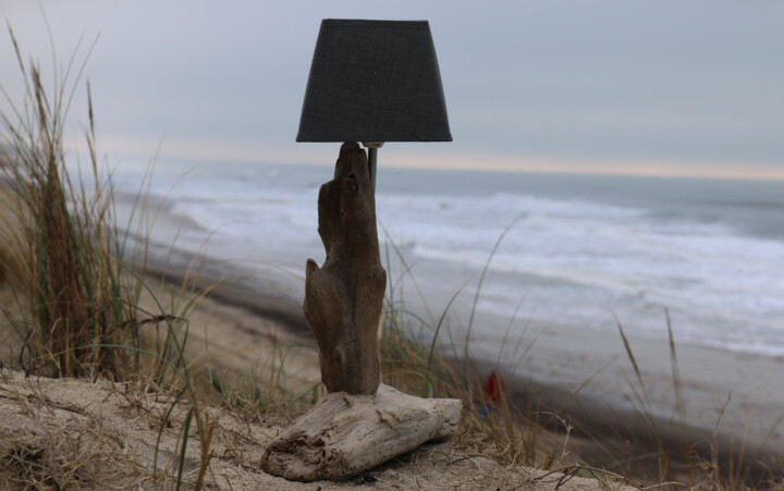 Sculpture intitulée "Lampe en bois flotté" par Cote Bois Flottes, Œuvre d'art originale, Bois