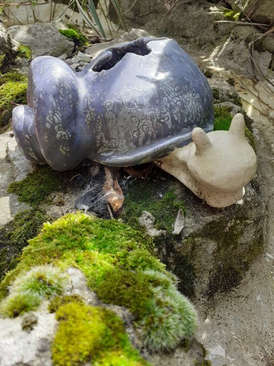 Sculpture intitulée "escargot pot de fle…" par Christine Delafont, Œuvre d'art originale, Céramique