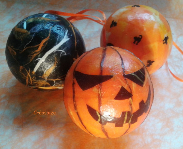Artcraft titled "Boules Halloween, l…" by Creasoize, Original Artwork, Home Décor