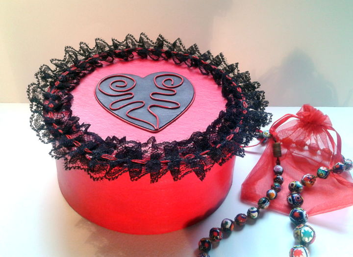 Artisanat intitulée "Boîte à bijoux cœur…" par Creasoize, Œuvre d'art originale, Boites à bijoux
