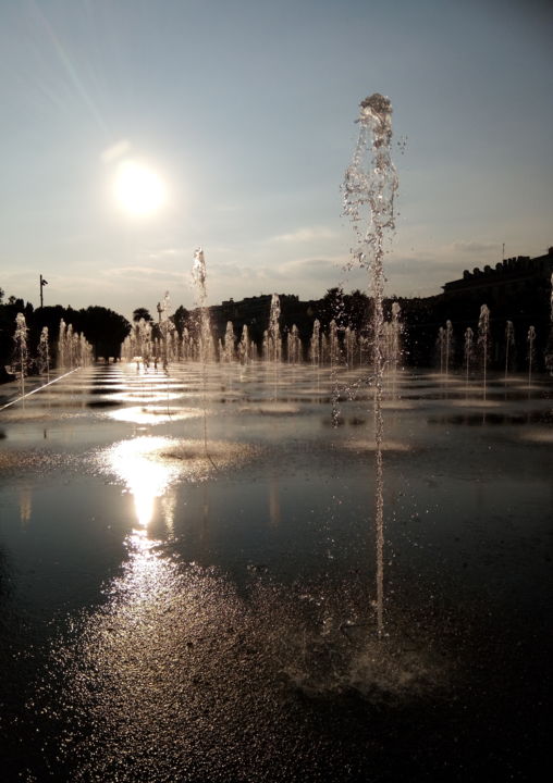 Photographie intitulée "Jet d'Eau Soleil co…" par Creasoize, Œuvre d'art originale, Photographie numérique