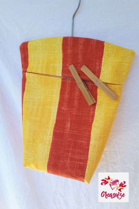 Art textile intitulée "Sac pochon pince à…" par Creasoize, Œuvre d'art originale, Tissu