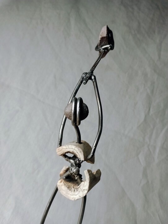 Sculpture titled "Picapiedra" by Cristian Bustos, Original Artwork, Metals