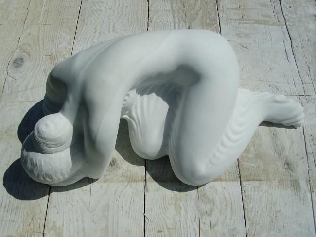 Sculpture titled "Solitudine" by Cristina Carusi, Original Artwork, Stone