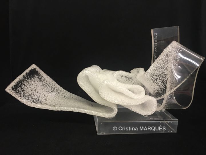 Skulptur mit dem Titel "Coulée de Glace" von Cristina Marquès, Original-Kunstwerk, Kunststoff