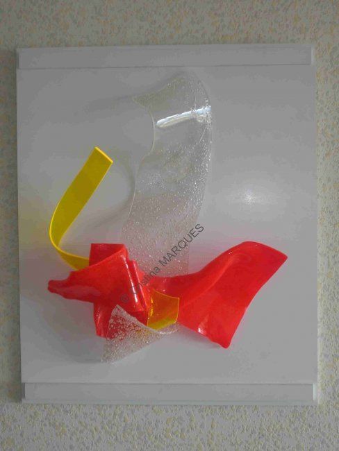 Sculpture intitulée "L'Envol" par Cristina Marquès, Œuvre d'art originale, Plastique Monté sur Plexiglas