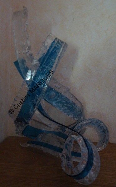 「Azul」というタイトルの彫刻 Cristina Marquèsによって, オリジナルのアートワーク, プラスチック